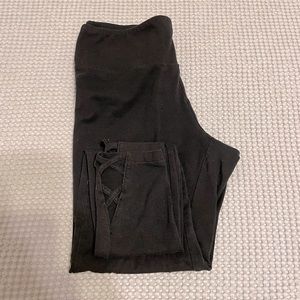 Ankle Crisscross Leggings